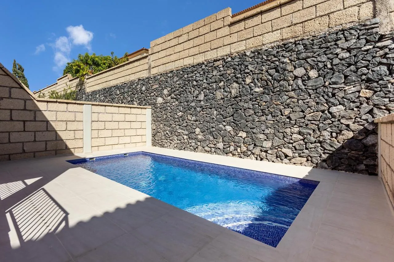 Villa Isotta By Holiday World contacts
